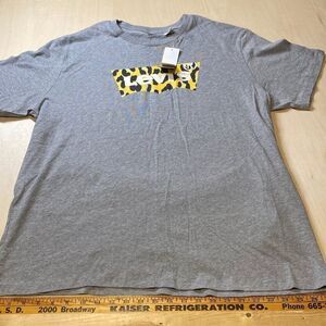 LEVI'S Brand T-Shirt, Men's Size 2XL, Heather Gray, LEVI STRAUSS Brand Animal pr